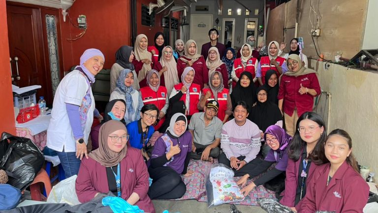 Pemberdayaan Lingkungan di RW 11 Palmerah: Pelatihan Daur Ulang Jelantah dan Limbah Kain bersama BINUS University