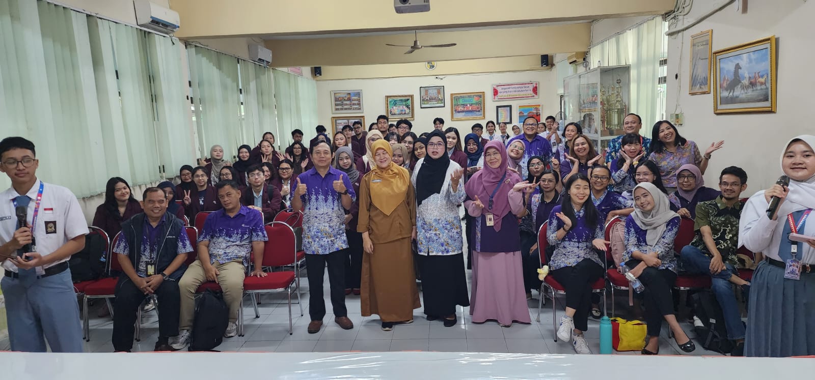 Di Tengah Tugas dan Ekspektasi, Banyak Siswa Sedang Bertahan