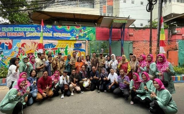 Menghidupkan Kampung Tomang lewat Lampu Tenaga Surya dan Mural Budaya Betawi