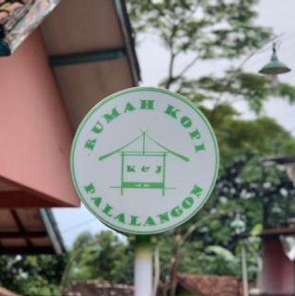 Ampas Kopi Menjadi Pewangi dan Pupuk Cair, Membuka Peluang Baru bagi Rumah Kopi Palalangon
